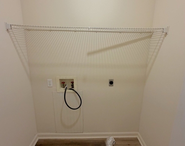 81 Abbotsford Drive - Photo Thumbnail 7