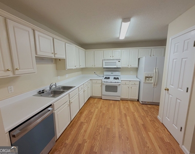 81 Abbotsford Drive - Photo Thumbnail 5