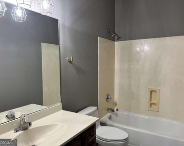 5035 Hamptons Club Drive - Photo Thumbnail 32