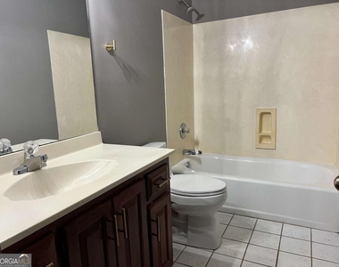5035 Hamptons Club Drive - Photo Thumbnail 33