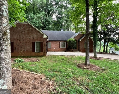 5035 Hamptons Club Drive - Photo Thumbnail 2