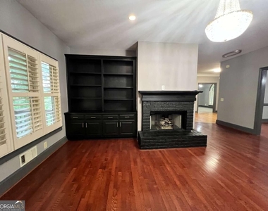 5035 Hamptons Club Drive - Photo Thumbnail 12