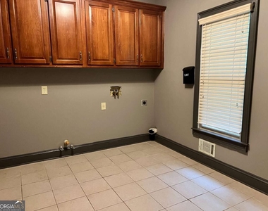 5035 Hamptons Club Drive - Photo Thumbnail 16