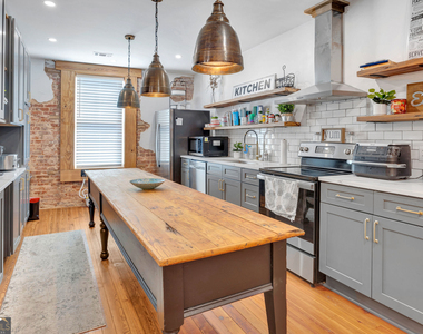 133 W Washington Street - Photo Thumbnail 24