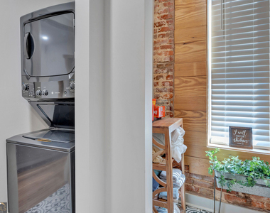 133 W Washington Street - Photo Thumbnail 23