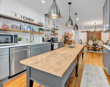 133 W Washington Street - Photo Thumbnail 29