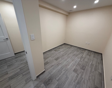 18-15 21st Road - Photo Thumbnail 8