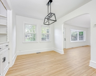 924 Franklin Ave - Photo Thumbnail 5