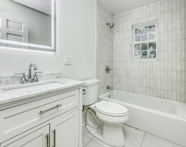 924 Franklin Ave - Photo Thumbnail 10