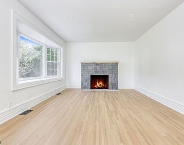 924 Franklin Ave - Photo Thumbnail 2
