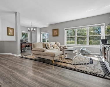 1602 Northcrest Ter - Photo Thumbnail 2