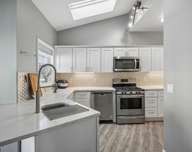 1602 Northcrest Ter - Photo Thumbnail 9