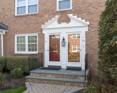 224 Prospect St - Photo Thumbnail 1