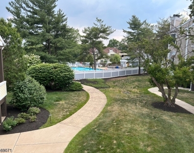 612 Deepdale Ct - Photo Thumbnail 20
