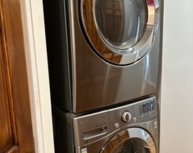 612 Deepdale Ct - Photo Thumbnail 18