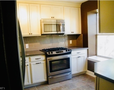 612 Deepdale Ct - Photo Thumbnail 5