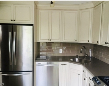612 Deepdale Ct - Photo Thumbnail 2