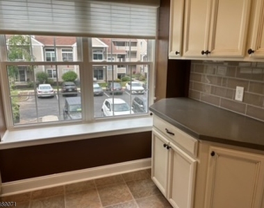 612 Deepdale Ct - Photo Thumbnail 7