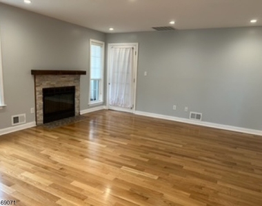 612 Deepdale Ct - Photo Thumbnail 11