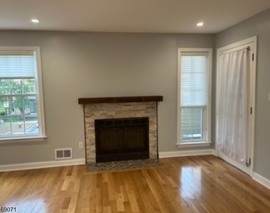 612 Deepdale Ct - Photo Thumbnail 10