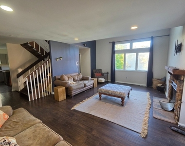 2 Village Way - Photo Thumbnail 3