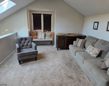 2 Village Way - Photo Thumbnail 9