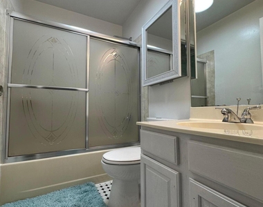 127 Bedford Place - Photo Thumbnail 17