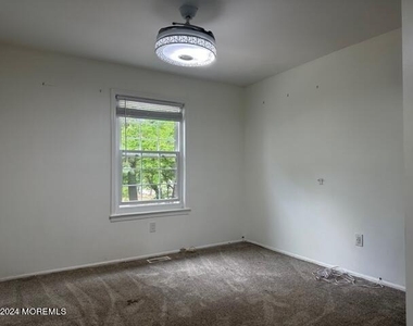 127 Bedford Place - Photo Thumbnail 5