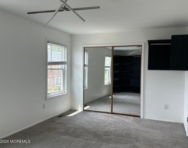 127 Bedford Place - Photo Thumbnail 6
