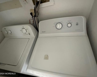 127 Bedford Place - Photo Thumbnail 20