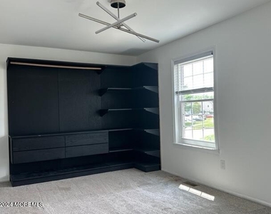 127 Bedford Place - Photo Thumbnail 7