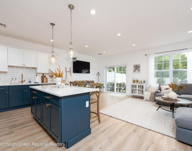 90 River Street - Photo Thumbnail 6