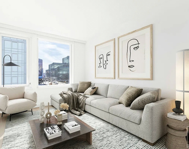 West 38th Street - Photo Thumbnail 1
