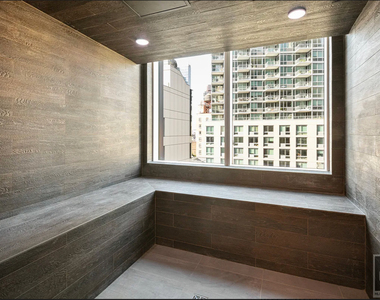 West 36th Street - Photo Thumbnail 17