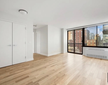 West 48th Street - Photo Thumbnail 1