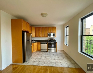 West 171st Street - Photo Thumbnail 1