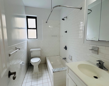 West 171st Street - Photo Thumbnail 2