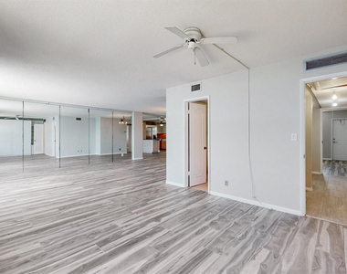 1051 Hillsboro Mile - Photo Thumbnail 15