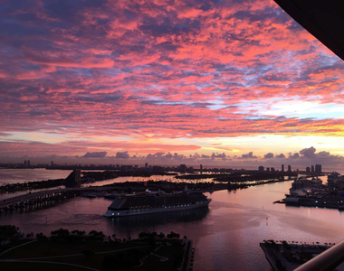 888 Biscayne Boulevard - Photo Thumbnail 8