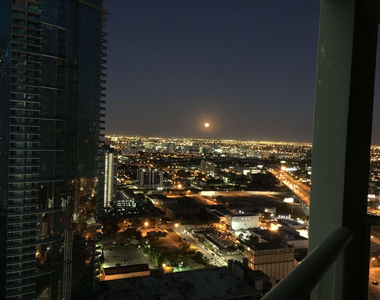 888 Biscayne Boulevard - Photo Thumbnail 7