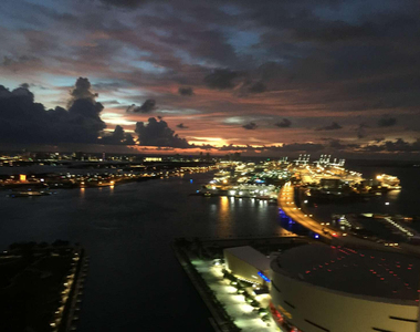 888 Biscayne Boulevard - Photo Thumbnail 11