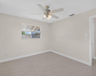 3941 Roan Court W - Photo Thumbnail 16