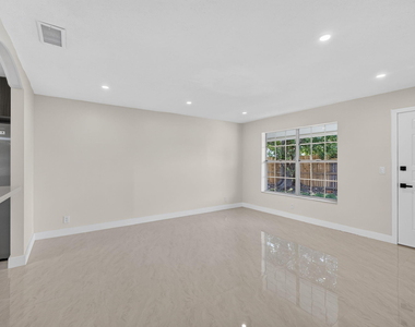 3941 Roan Court W - Photo Thumbnail 5