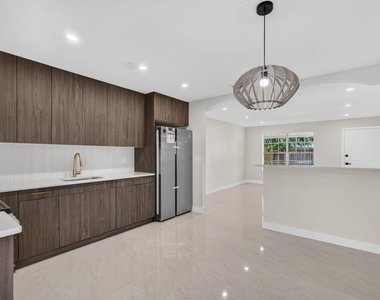 3941 Roan Court W - Photo Thumbnail 9