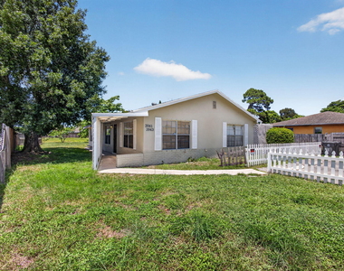3941 Roan Court W - Photo Thumbnail 2