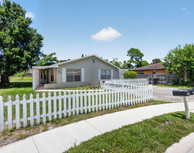 3941 Roan Court W - Photo Thumbnail 1