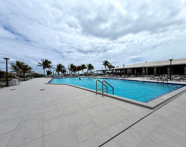 1985 S Ocean Drive - Photo Thumbnail 46