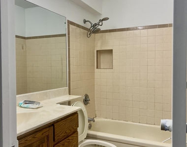 952 Se Walters Terrace - Photo Thumbnail 11