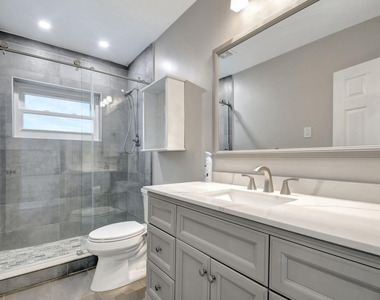 1343 W Ocean Avenue - Photo Thumbnail 20