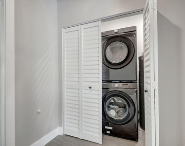 1343 W Ocean Avenue - Photo Thumbnail 27